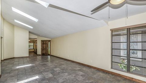 5184 S Riverview Cir