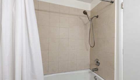 377 Farmingdale Circle