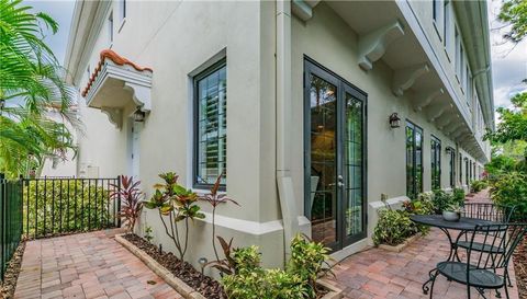 3814 VILLAS DEL SOL COURT