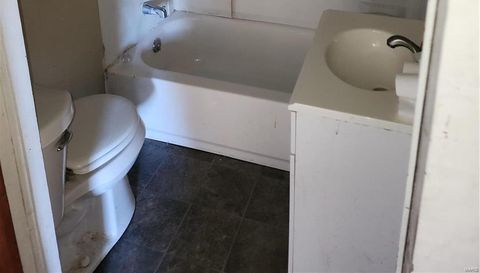 905 East Washing Street