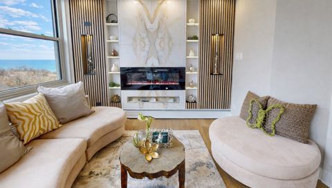 336 W Wellington Avenue