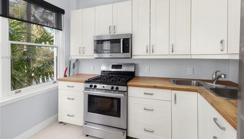 2421 Lake Pancoast Dr