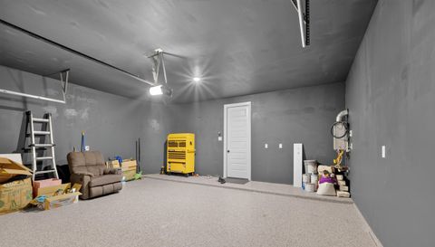 7007 Prairie Heights Dr