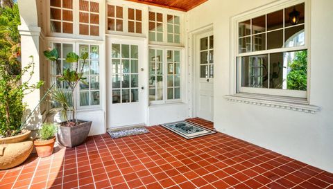 174 Avenida Menendez