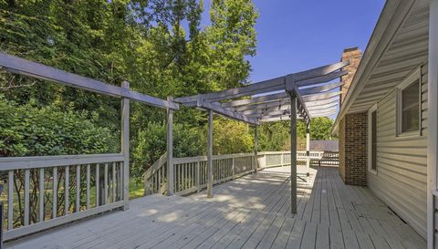 1137 Clairmont Pl