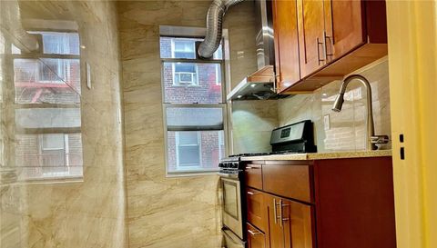 76-15 35th Ave