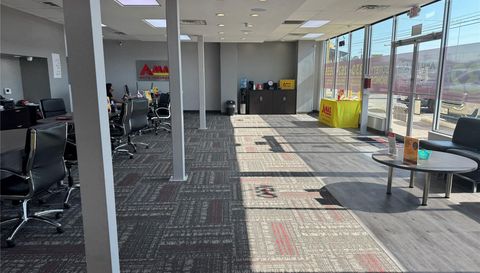 2202 - 2204 N Us Highway 281 Highway N