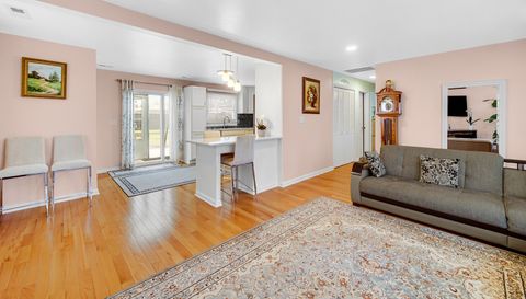 327 N Pershing Avenue