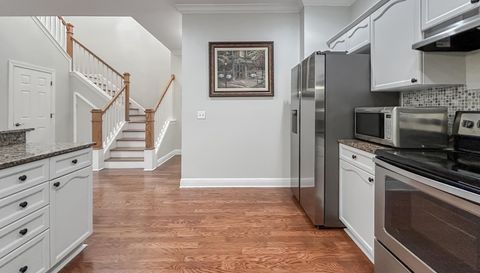 254 Valencia Cir