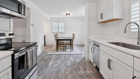 129 Chicago Avenue N