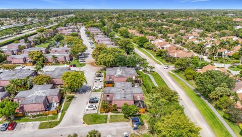 7496 Courtyard Run E