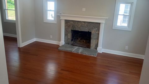 1008 East Side Dr
