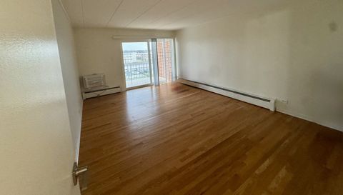 18 E Old Willow Road