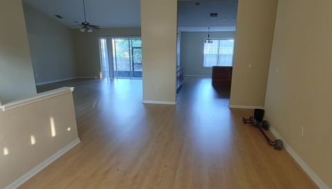 5398 Oxford Manor Cir