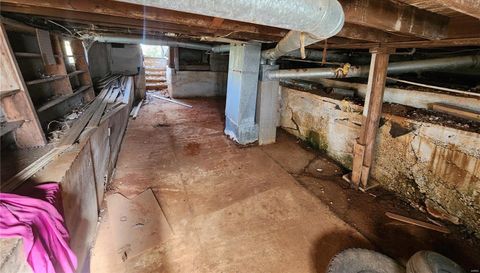 905 East Washing Street