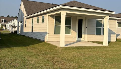 522 Aurora Wy