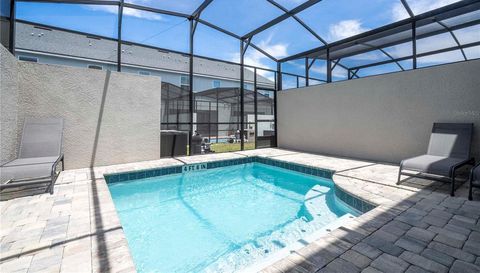 1692 TROPICAL PALMS CIRCLE