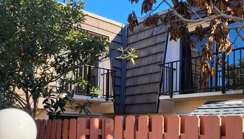 3311 Vista Oaks Cir NE