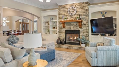 2379 Metcalf Dr
