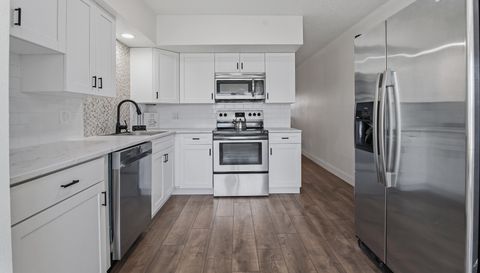 2257 World Pkwy Blvd W