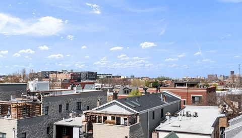 840 W Buckingham Place