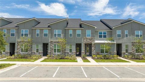 1692 TROPICAL PALMS CIRCLE