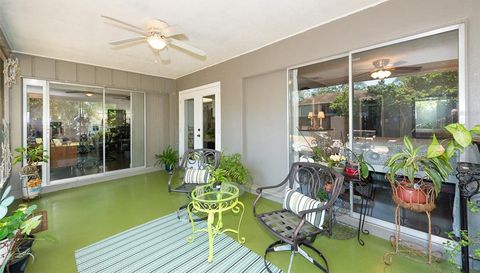 25 HARBOR WOODS CIRCLE