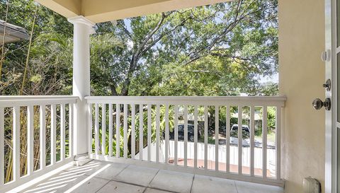 423 SW 16th St