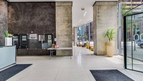 600 N Fairbanks Court