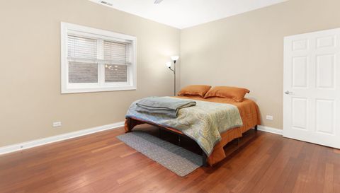 2222 W BELMONT Avenue