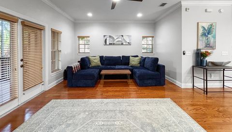 254 Valencia Cir