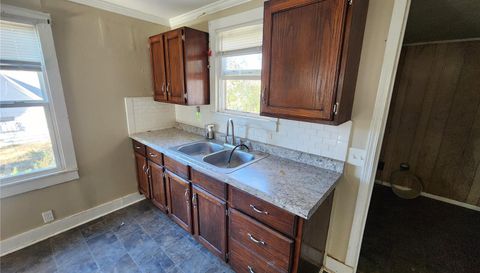 905 East Washing Street