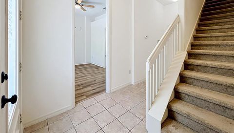 439 OLD FARM LN
