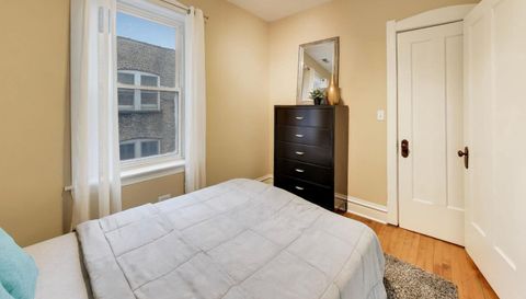 3358 N Monticello Avenue