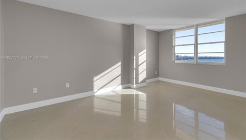 300 Bayview Dr