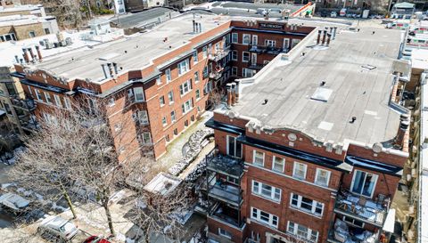 845 W Belle Plaine Avenue