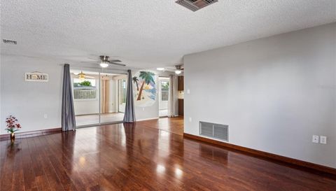 7234 LINCOLN PARK LN
