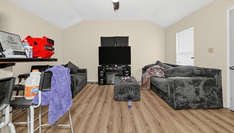 3020 Woodridge Ct