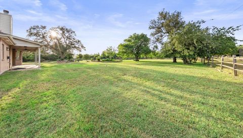 320 Woodland Oaks TRL