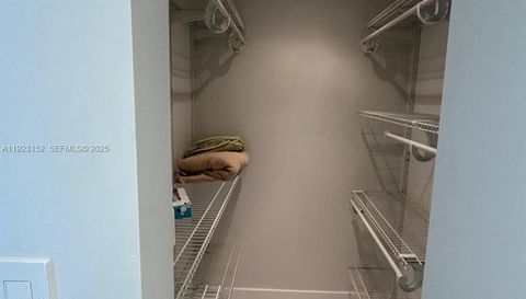 3411 Indian Creek Dr