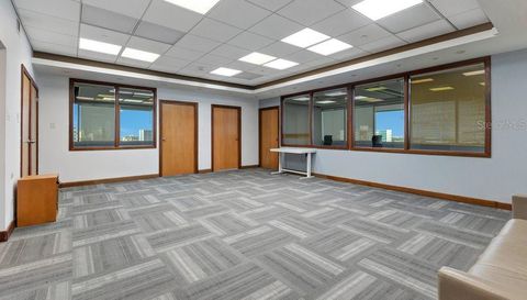 207 Calle Del Parque