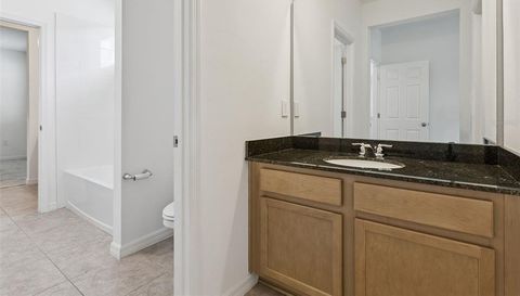 10037 AUSTRINA OAK