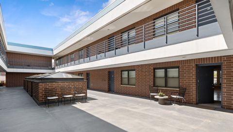 1600 N HALSTED Street