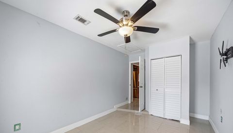 2419 Roxbury Cir