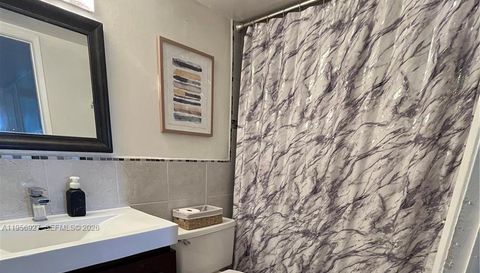 10211 Fontainebleau Blvd