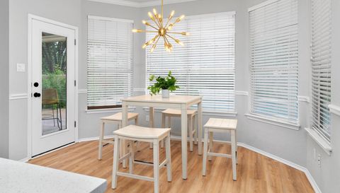 807 Clarence Bohls LN