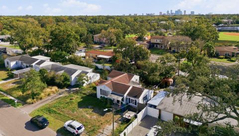 1508 W River Shore Way