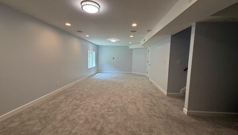 2528 Treetop Ln