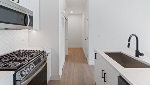 3140 N Clybourn Avenue