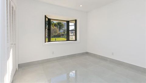 631 Palm Dr